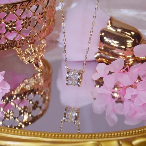 Princess Rhinestone Necklace - Picture 2 of 3